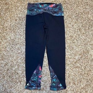 Lululemon floral cropped leggings size 2